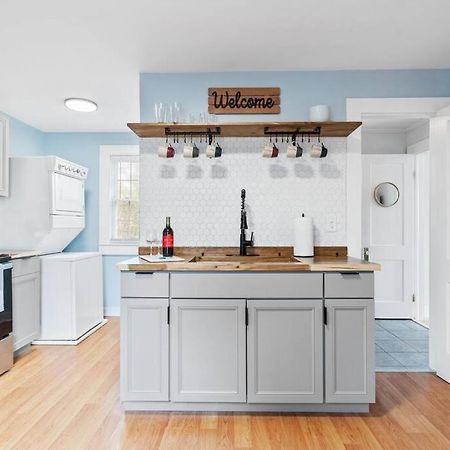 Boho Bungalow - Steps From Historic Downtown Apex Exteriör bild