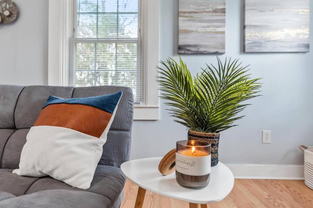 Boho Bungalow - Steps From Historic Downtown Apex Exteriör bild