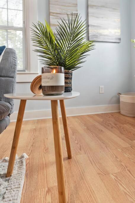 Boho Bungalow - Steps From Historic Downtown Apex Exteriör bild