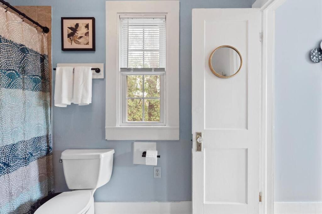Boho Bungalow - Steps From Historic Downtown Apex Exteriör bild